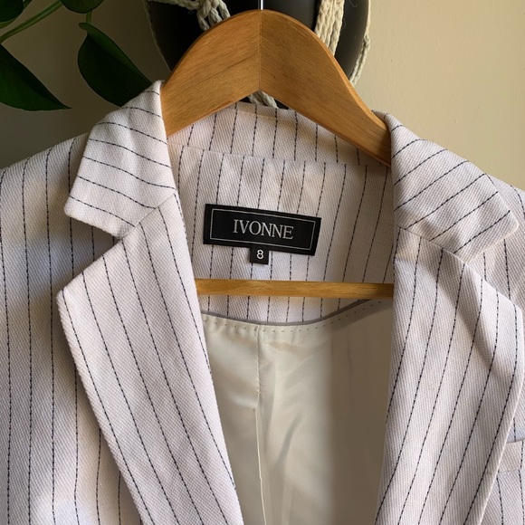 Blazer - Picture 2 of 2